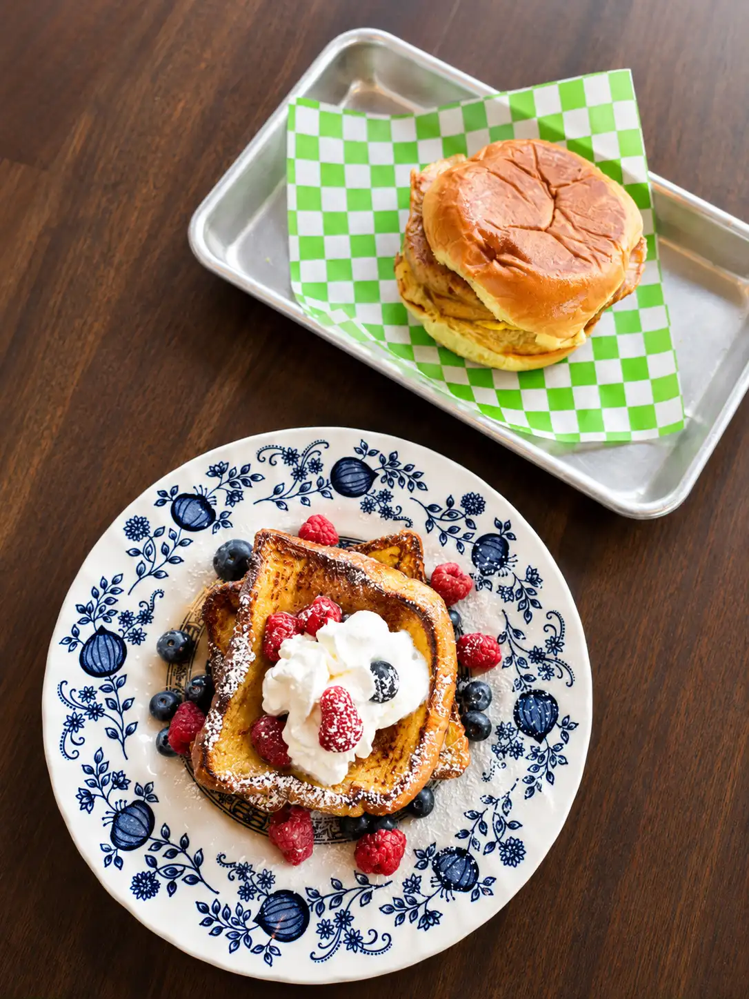 Burger and dessert plate